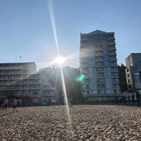 Studio-golden Sands Sea View-berlin Golden Appartamento *